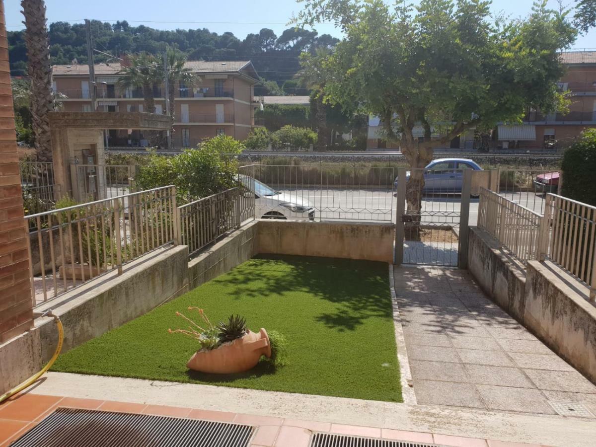 Appartamento Emilia Cupra Marittima Esterno foto